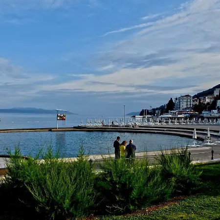 Ines, Cozy, Stunning View, Parking, Pet Friendly * Опатия
