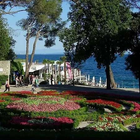 Апартаменты Ines, Cozy, Stunning View, Parking, Pet Friendly Опатия